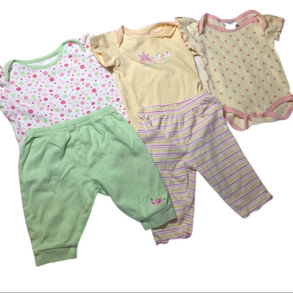 Mixed Bundle of onesies with leggings - Picture 1 of 7